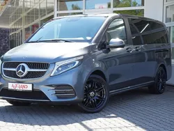 Schwarz Gebraucht 2019 Mercedes V300 AMG line Van / Kleinbus | 48.490 € (Fairer Preis)