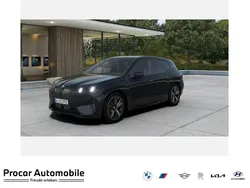 Grau Neu 2025 BMW iX SUV | 74.739 € (Etwas zu teuer)