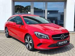 Rot Gebraucht 2019 Mercedes CLA180 Shooting Brake Urban Kombi | 18.940 € (Fairer Preis)