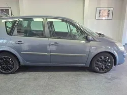Grau Gebraucht 2006 Renault Scénic II Dynamique Van / Kleinbus | 1.990 € (Fairer Preis)