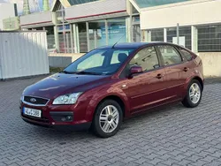 Rot Gebraucht 2007 Ford Focus Ghia Limousine | 4.750 € (Etwas zu teuer)