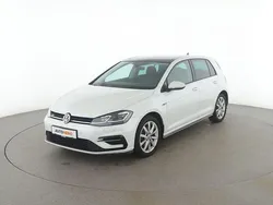 Weiß Gebraucht 2017 VW Golf VII Highline Limousine | 18.990 €