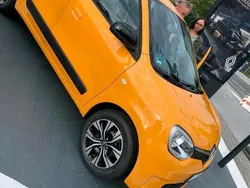 Orange Gebraucht 2022 Renault Twingo SE Kleinwagen | 10.800 € (Fairer Preis)