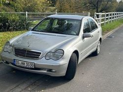 Silber Gebraucht 2003 Mercedes C180 Classic Limousine | 2.999 € (Fairer Preis)