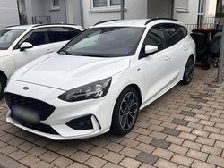 Weiß Gebraucht 2019 Ford Focus ST-Line Kombi | 13.500 € (Fairer Preis)