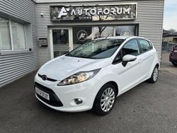 Weiß Gebraucht 2012 Ford Fiesta Trend Limousine | 6.490 € (Etwas zu teuer)