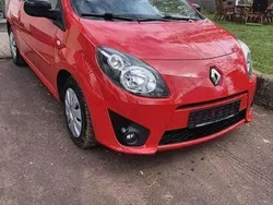 Rot Gebraucht 2010 Renault Twingo Kleinwagen | 2.450 €