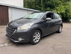 Violett Gebraucht 2012 Peugeot 208 Allure Kleinwagen | 3.999 € (Teuer)