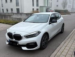 Weiß Gebraucht 2020 BMW 118 Sport Line Kleinwagen | 19.499 € (Fairer Preis)