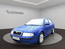 Blau Gebraucht 2009 Skoda Octavia Tour Limousine | 3.950 € (Guter Preis)