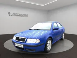 Blau Gebraucht 2009 Skoda Octavia Tour Limousine | 4.290 € (Guter Preis)