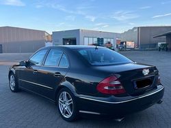 Schwarz Gebraucht 2004 Mercedes E320 AMG Limousine | 3.500 € (Guter Preis)