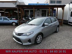 Grau Gebraucht 2013 Toyota Auris Cool Limousine | 7.990 € (Fairer Preis)