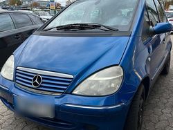 Blau Gebraucht 2002 Mercedes A140 Elegance Kleinwagen | 1.799 €