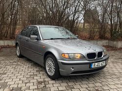 Silber Gebraucht 2004 BMW 318 Limousine | 1.000 € (Superpreis)