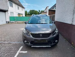 Grau Gebraucht 2019 Peugeot 2008 SUV | 16.000 € (Fairer Preis)