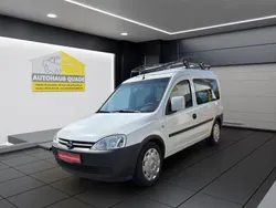 Weiss Gebraucht 2004 Opel Combo S Van / Kleinbus | 5.500 € (Etwas zu teuer)