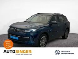 Nightshade blue metallic Gebraucht 2024 VW Tiguan Life SUV | 46.990 € (Superpreis)