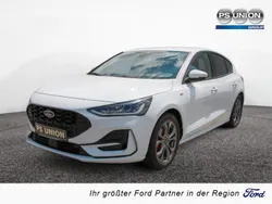 Weiß Gebraucht 2022 Ford Focus ST-Line Limousine | 15.990 € (Superpreis)