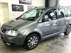 Grau Gebraucht 2005 VW Touran Trendline Van / Kleinbus | 2.450 € (Fairer Preis)