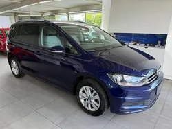 Atlantik blue metallic Gebraucht 2024 VW Touran Comfortline Van / Kleinbus | 31.890 € (Fairer Preis)