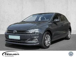 Grau Gebraucht 2021 VW Polo Comfortline Limousine | 12.981 € (Superpreis)