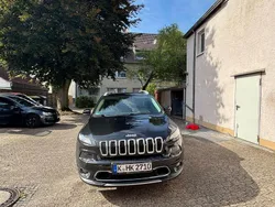 Schwarz Gebraucht 2015 Jeep Cherokee SUV | 15.000 € (Fairer Preis)