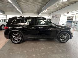 Nachtschwarz Gebraucht 2024 Mercedes GLB200 AMG line SUV | 42.950 € (Fairer Preis)