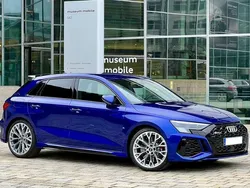 Blau Gebraucht 2023 Audi RS3 Sportback Exclusive Kleinwagen | 65.900 € (Fairer Preis)