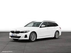 Weiß Gebraucht 2024 BMW 318 Kombi | 34.110 € (Fairer Preis)