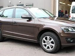 Braun Gebraucht 2011 Audi Q5 SUV | 10.800 € (Guter Preis)