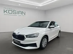 Weiß Gebraucht 2022 Skoda Fabia Ambition Kleinwagen | 14.890 € (Fairer Preis)