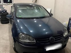 Blau Gebraucht 2004 VW Golf V Limousine | 899 € (Guter Preis)