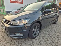 Grau Gebraucht 2017 VW Touran Trendline Van / Kleinbus | 15.700 € (Fairer Preis)