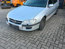 Silber Gebraucht 1999 Opel Omega Limousine | 1.350 € (Guter Preis)