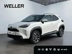Weiss Neu 2025 Toyota Yaris Cross SUV | 27.890 €