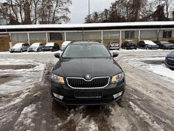 Schwarz Gebraucht 2015 Skoda Octavia Kombi | 6.200 € (Guter Preis)
