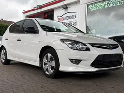 Grau Gebraucht 2012 Hyundai i30 Edition Limousine | 4.999 € (Superpreis)
