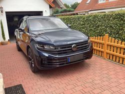 Blau Gebraucht 2023 VW Touareg R SUV | 78.400 € (Teuer)