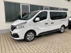 Weiß Gebraucht 2018 Nissan NV300 Van | 11.998 € (Teuer)