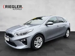 Silber Gebraucht 2021 Kia Ceed Limousine | 16.850 € (Fairer Preis)