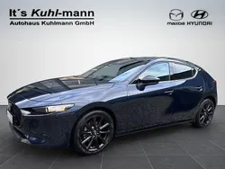 Deep crystal blue Gebraucht 2024 Mazda 3 Homura-Line Kleinwagen | 27.900 € (Guter Preis)
