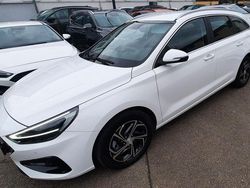 Weiß Gebraucht 2024 Hyundai i30 Kombi | 19.900 € (Fairer Preis)