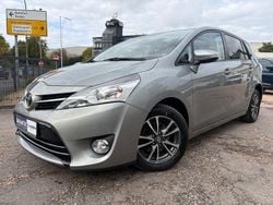 Grau Gebraucht 2013 Toyota Verso Edition Van / Kleinbus | 7.999 € (Superpreis)