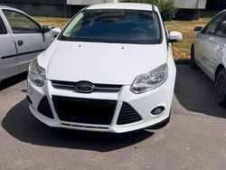 Weiß Gebraucht 2014 Ford Focus Trend Kombi | 3.500 € (Fairer Preis)