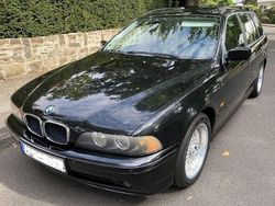 Schwarz Gebraucht 2002 BMW 525 Kombi | 9.900 €
