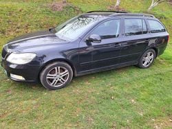 Schwarz Gebraucht 2009 Skoda Octavia Kombi | 2.900 €