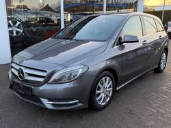Grau Gebraucht 2013 Mercedes B180 Van / Kleinbus | 8.470 € (Fairer Preis)