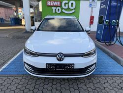 Weiß Gebraucht 2022 VW Golf VIII Active Kombi | 16.500 € (Guter Preis)
