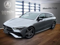 Grau Gebraucht 2024 Mercedes CLA200 Shooting Brake AMG Kombi | 33.380 € (Fairer Preis)